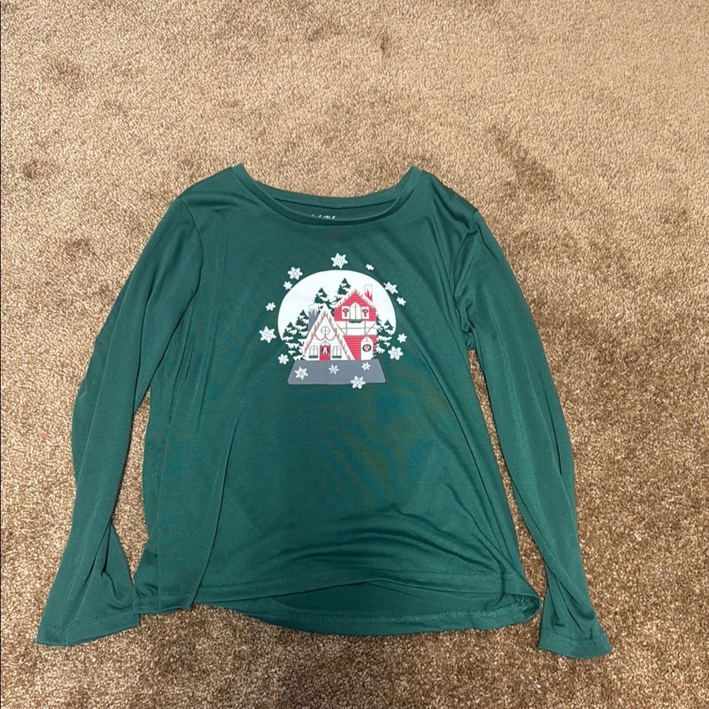 Green Long Sleeve Top with Winter Scene